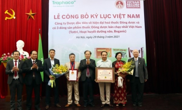 Traphaco xác lập kỷ lục Việt Nam "Công ty Dược số 1 về thuốc Đông dược"