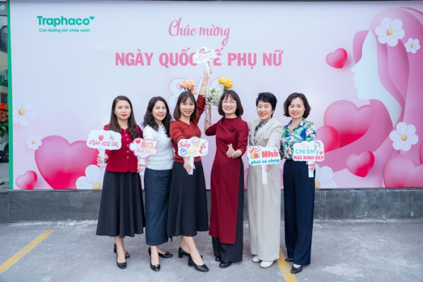 Phụ nữ Traphaco rạng ngời sắc xuân chào mừng 8/3