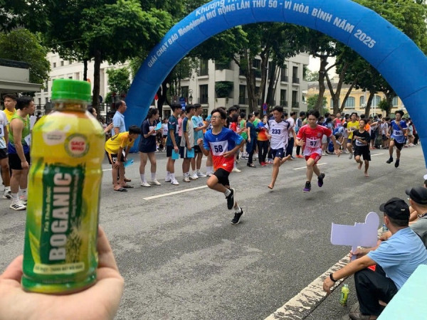 Trà thảo dược Boganic trên cung đường kỷ niệm lần thứ 50 Giải chạy Báo Hànộimới mở rộng